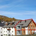 Chasa Doess 3 Apartamento Scuol